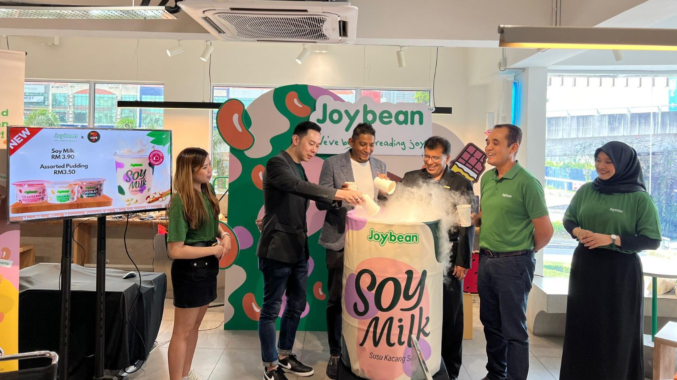 Malaysians can now enjoy Joybean's fresh soy-based products at 7CAFé by 7-Eleven