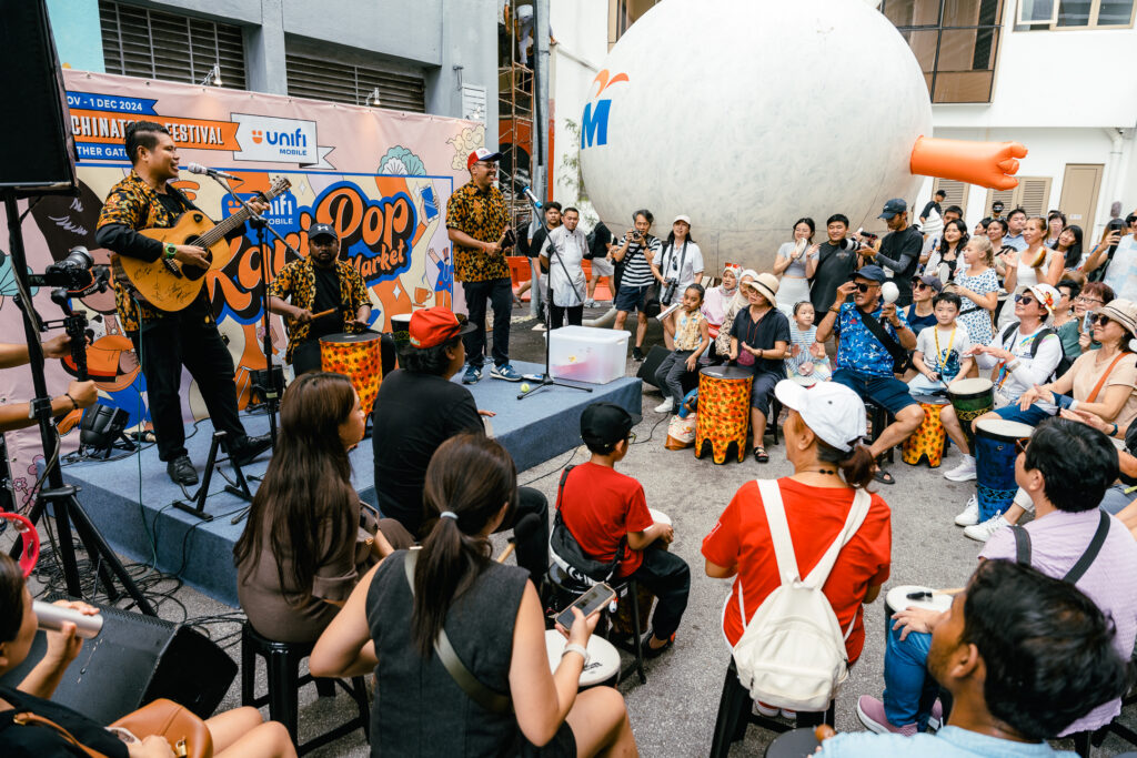 Performances at KariPop Market