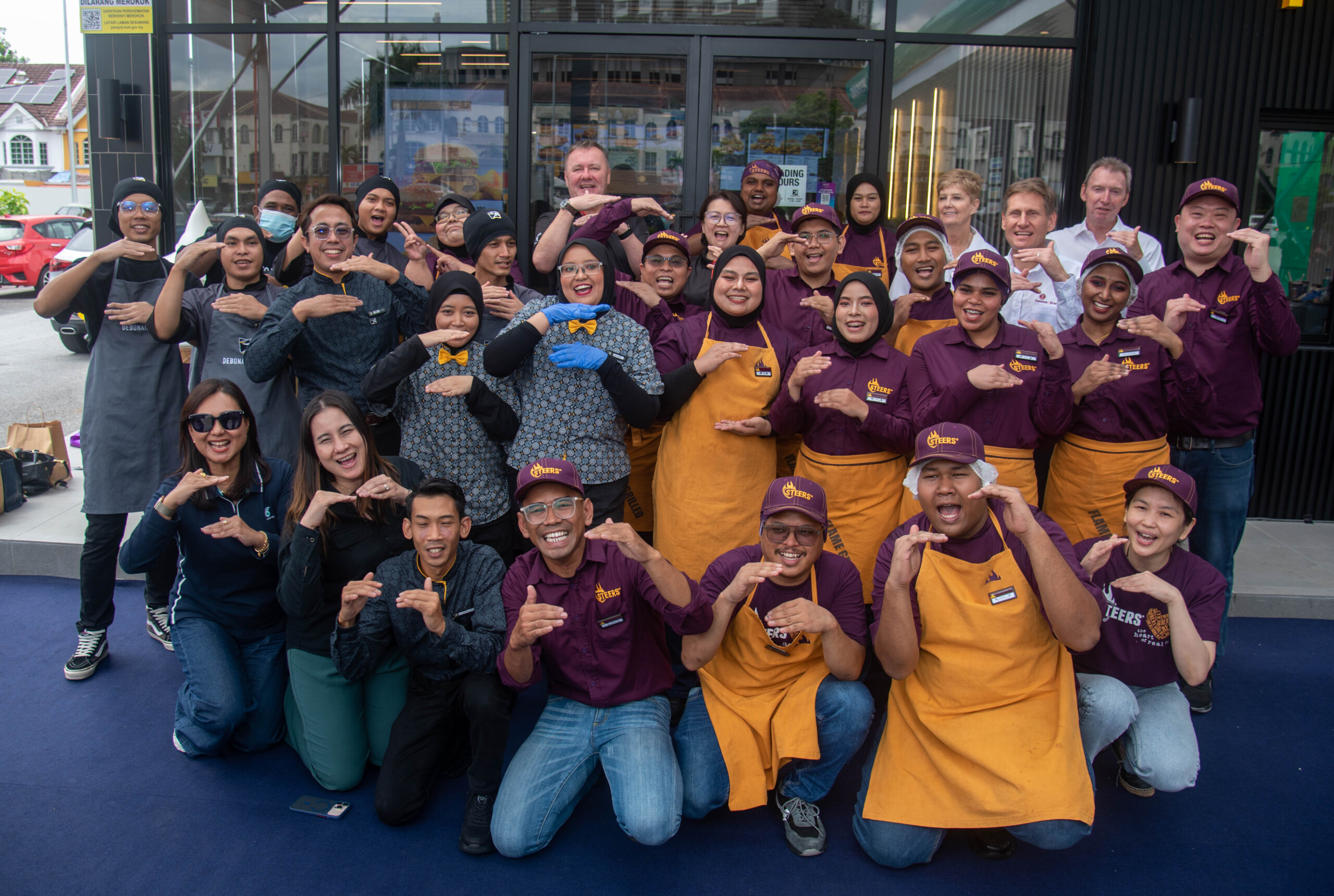 MESRA Introduces Debonairs Pizza & Steers to Malaysia