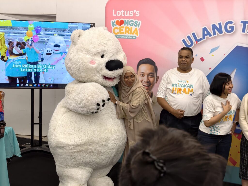Lotus's 4th Anniversary
