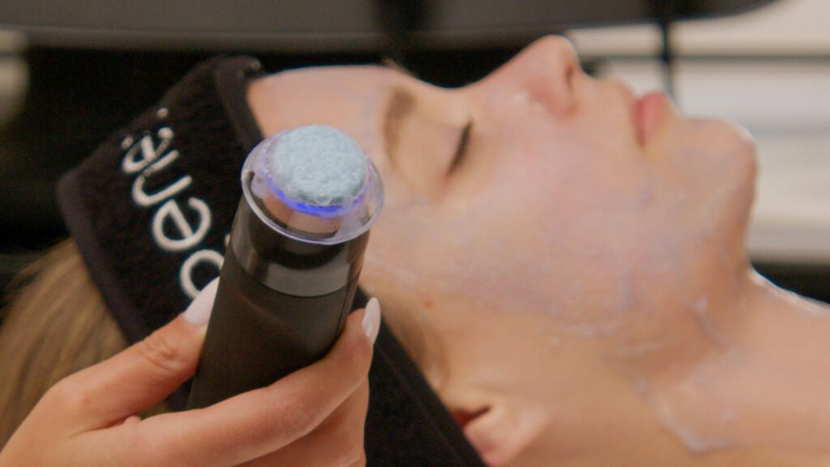 Paris Hilton does this facial every week. You can now get it near KLCC for way less than Hollywood prices
